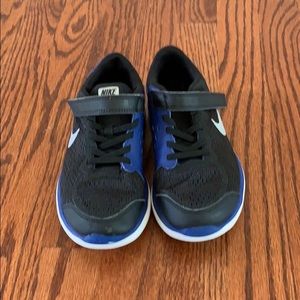 Nike big kid shoes size 1Y